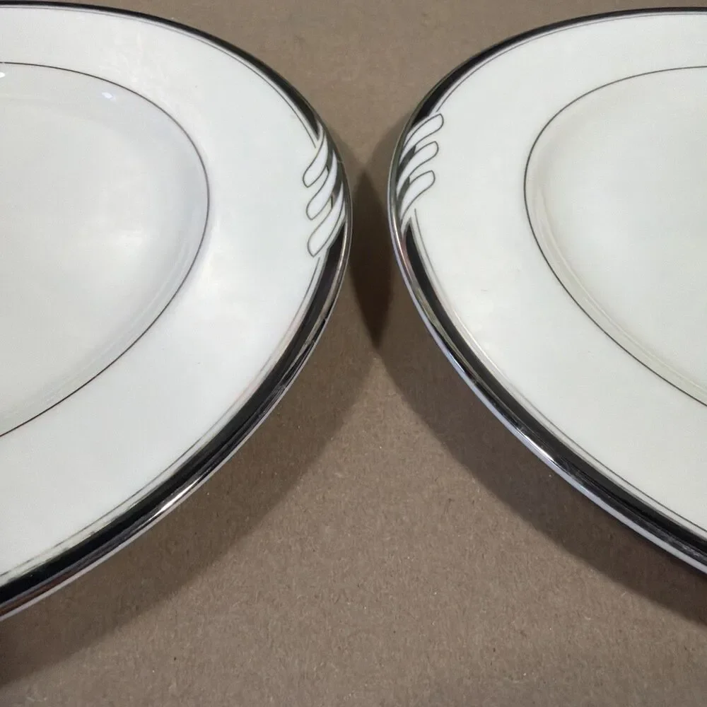 Oscar de la Renta Fine Ivory Hospitality Platinum Black 4 Salad Plates LAF-13